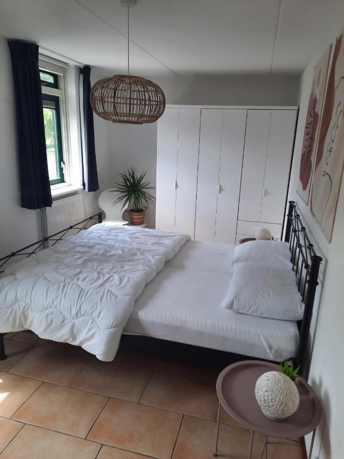Waterhuis Friesland Oudwoude Exterior foto